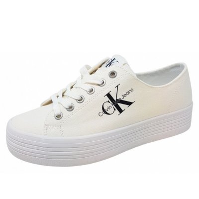 Calvin Klein Flatform Laceup Leinenschuh in weiss Calvin Klein Flatform Laceup Leinenschuh in weiss