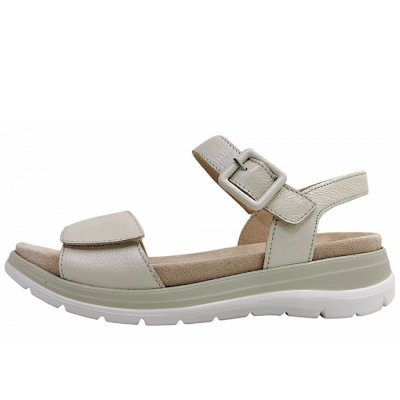 Caprice Sandale in pearl nappa 119