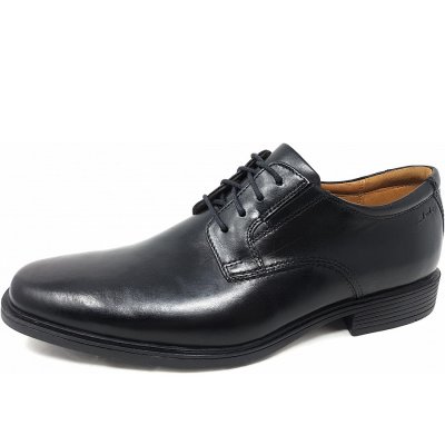 Clarks Tilden Plain Schnürer in black