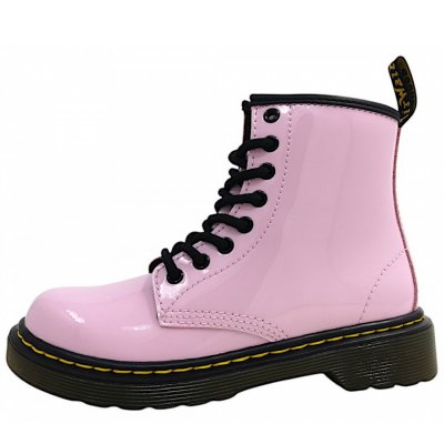 Dr. Martens Delaney Patent Schnürstiefel in patent pink Dr. Martens Delaney Patent Schnürstiefel in patent pink