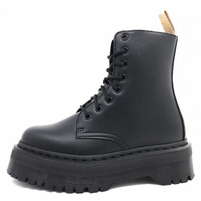 Dr. Martens Felix Rub off Plateu Stiefel in black