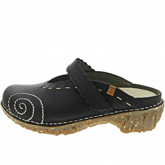 El Naturalista Yggdrasil Clogs in black