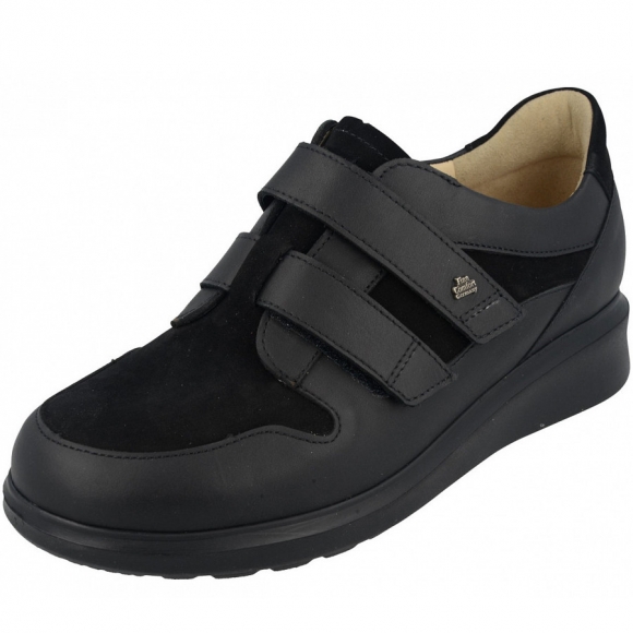 Finn Comfort in Schwarz