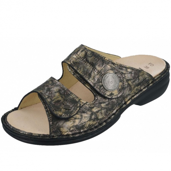 Finn Comfort in bronze
