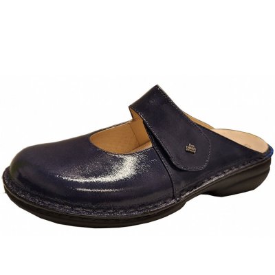 Finn Comfort in Blau