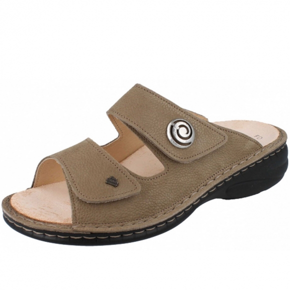 Finn Comfort in Camel
