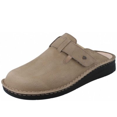 Finn Comfort in camel