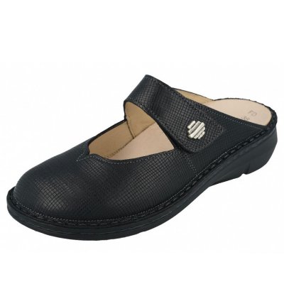 Finn Comfort in Black