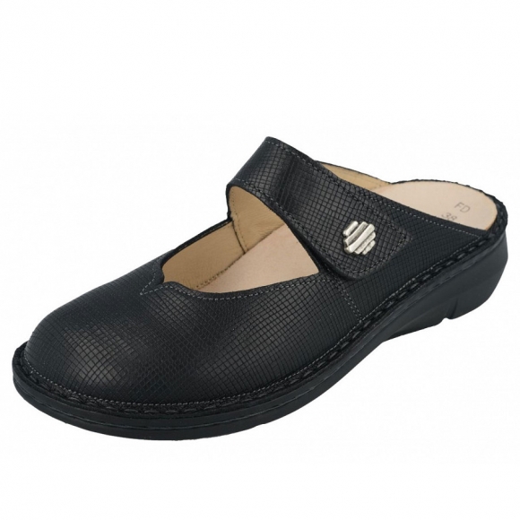 Finn Comfort in Black