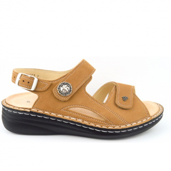 Finn Comfort Barbuda Mellow Nubuk tan Sandale in tan