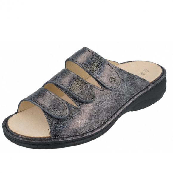 Finn Comfort in Platin