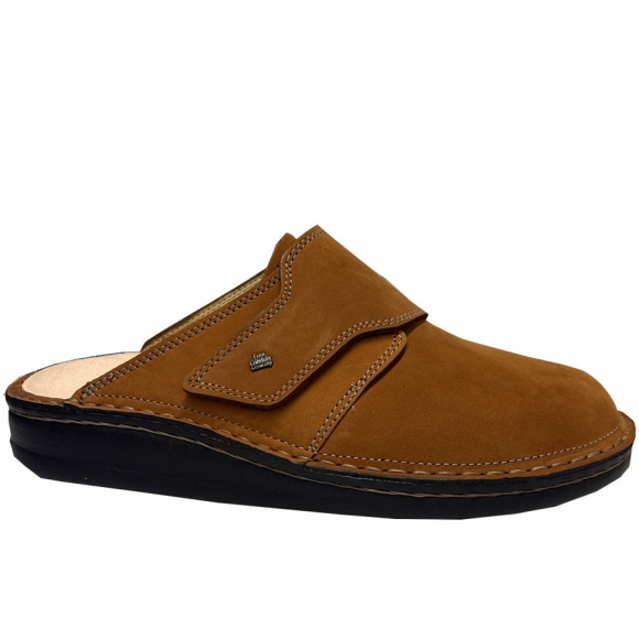 Finn Comfort in almond