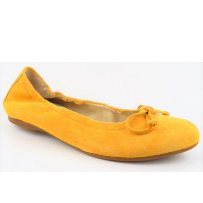Gabor Samtchev. mango Ballerina in mango Gabor Samtchev. mango Ballerina in mango