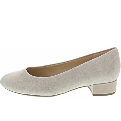Gabor Pumps in sand