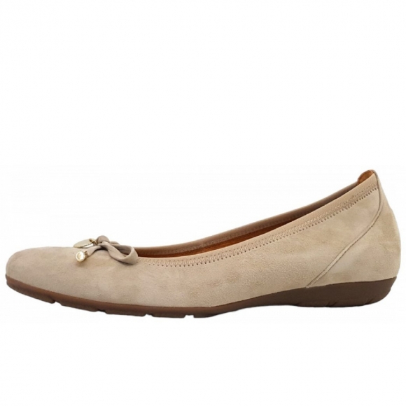 Gabor Ballerina in Desert