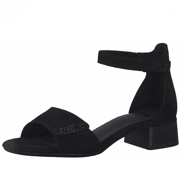 Jana Sandale in black
