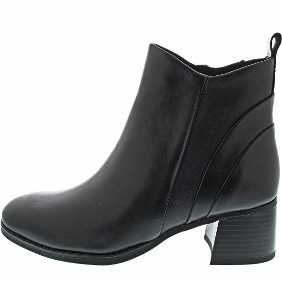 Marco Tozzi Stiefelette in black