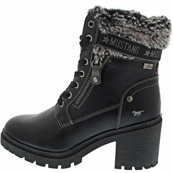 Mustang Schnürstiefel in black