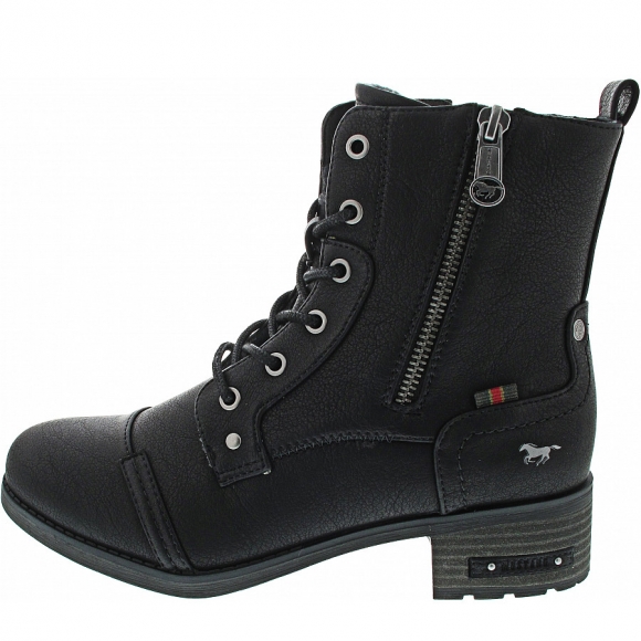 Mustang Schnürstiefel in black