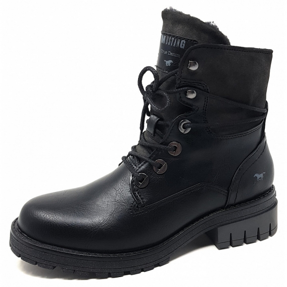 Mustang Schnürstiefel in schwarz