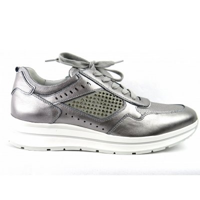 Nero Giardini Oxigen grigio Sneaker in grau Perl. Nero Giardini Oxigen grigio Sneaker in grau Perl.