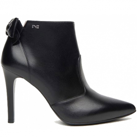 Nero Giardini in schwarz