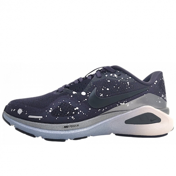 Nike Structure 26 SE Laufschuh in Purple/Black