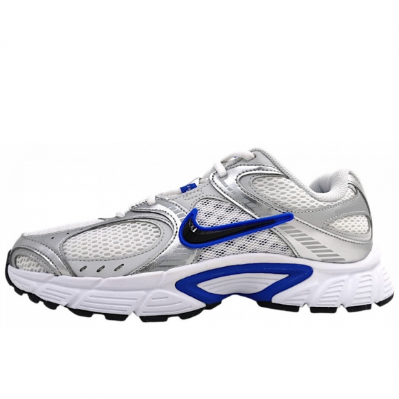 Nike V5 RNR Sportschuh in white/silver 103