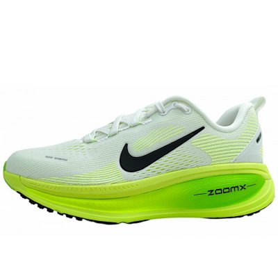 Nike Vomero 18 Sportschuh in white/black/electric 102