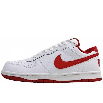 Nike Big Nike Low Sneaker in white/red 150