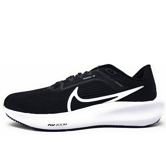 Nike Pegasus 40 Laufschuh in 001-Black