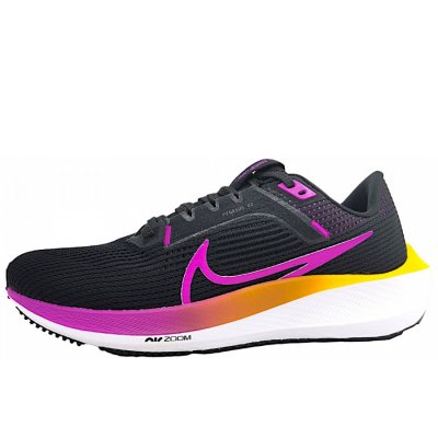 Nike Pegasus 40 Laufschuh in 011 Black/ Pink