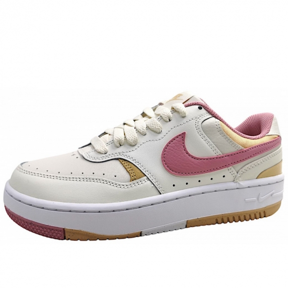 Nike Nike Gamma Force Sneaker low in 005- Beige/rosa