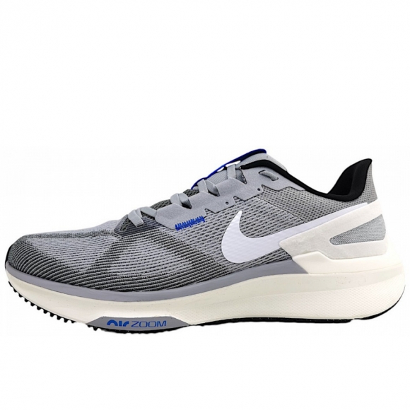 Nike Structure Laufschuh in 011 grey