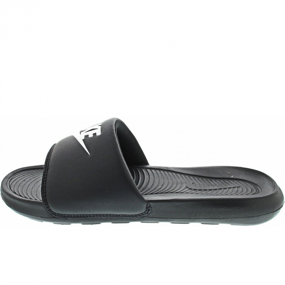 Nike Victori One Pantolette in blk-wht-blk Nike Victori One Pantolette in blk-wht-blk