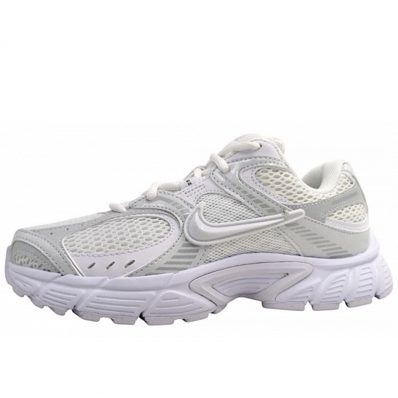 Nike VS RNR Sportschuh in white/silver 101