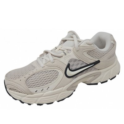 Nike V5 RNR Sneaker in brown black Nike V5 RNR Sneaker in brown black