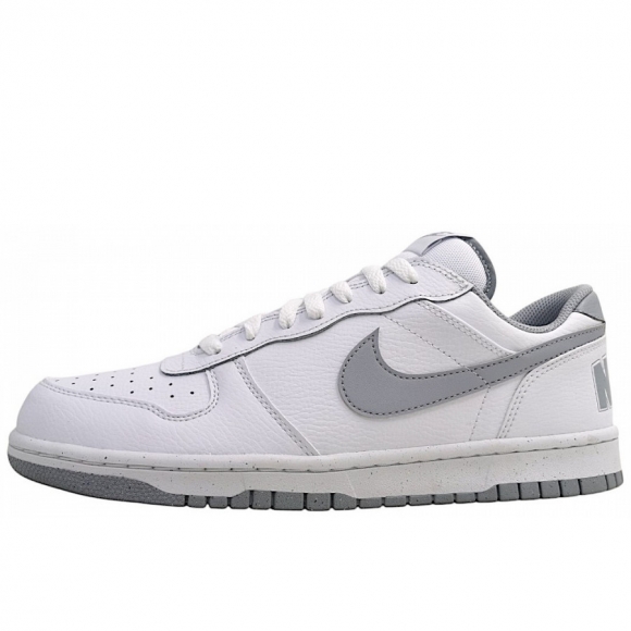 Nike Big Nike Low Sneaker in white/grey 106