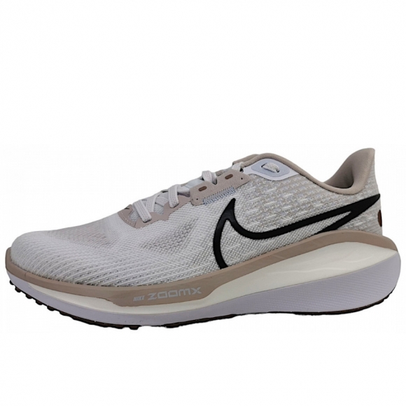 Nike Vomero 17 Laufschuh in 010 Weiß/ Rose