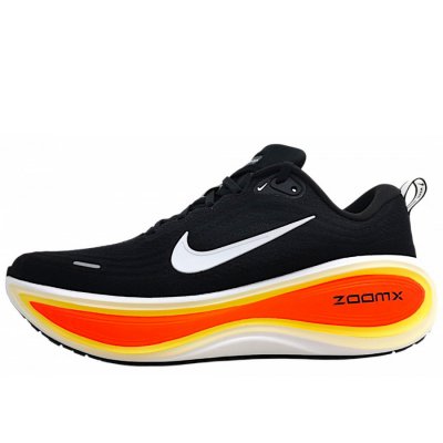Nike Vomero Plus Sportschuh in black/white/crimson 009