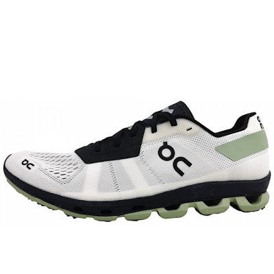 On Cloudflash Laufschuh in white/black On Cloudflash Laufschuh in white/black