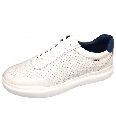 Post Xchange Sneaker in 1141-White/Navy
