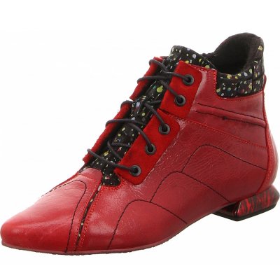Simen Stiefel in rot