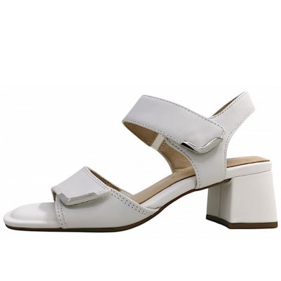 Tamaris Comfort Sandalette in white 108