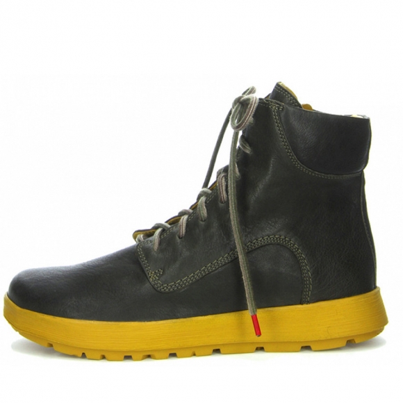 Think Stiefelette in grunge