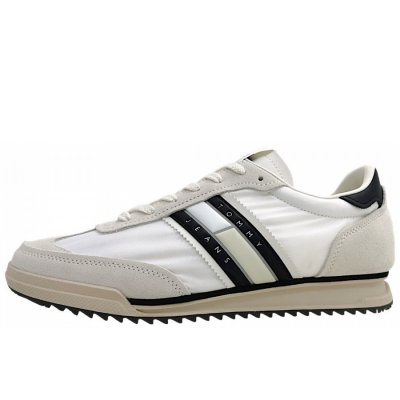 Tommy Hilfiger TJM Retro Runner Cleated sportlicher Schnürer in white black BDS Tommy Hilfiger TJM Retro Runner Cleated sportlicher Schnürer in white black BDS