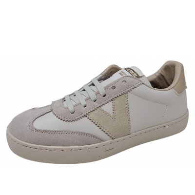 Victoria Berlin-Ciiclista Efecto Sneaker in hielo