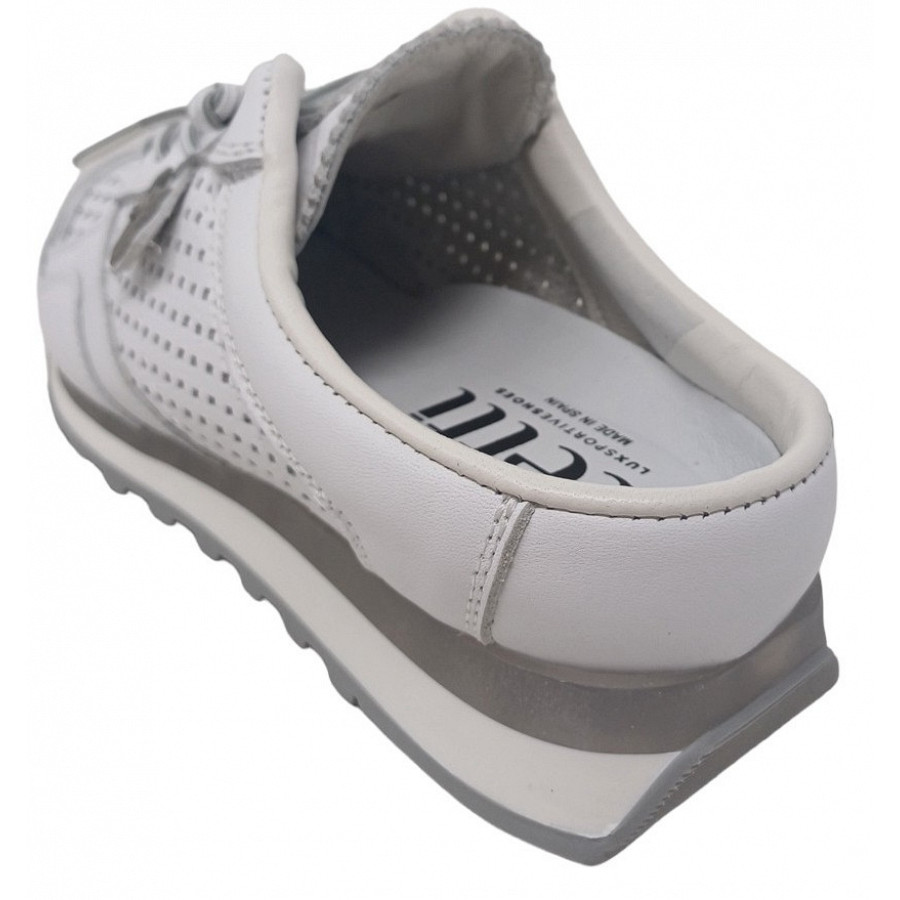Cetti Sabots in nature white