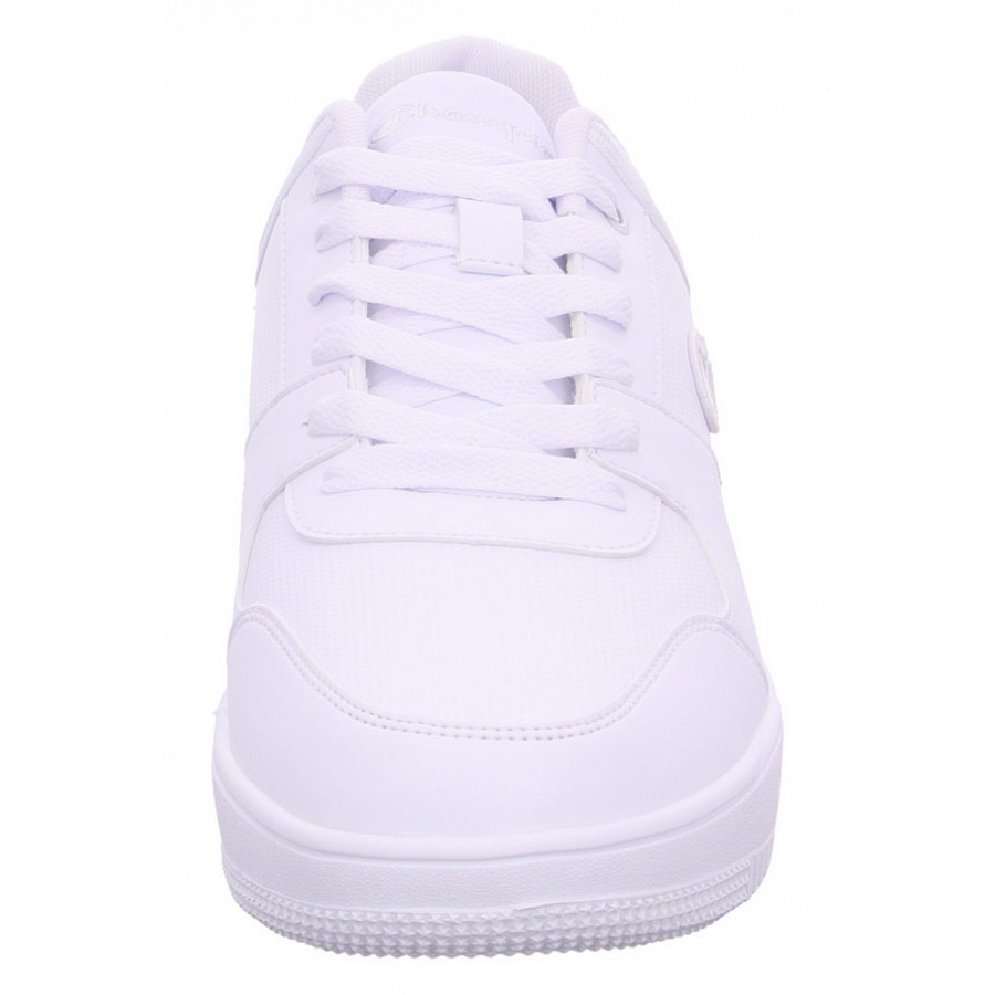 Champion Rebound Low Cut Sneaker in WW009 triple white