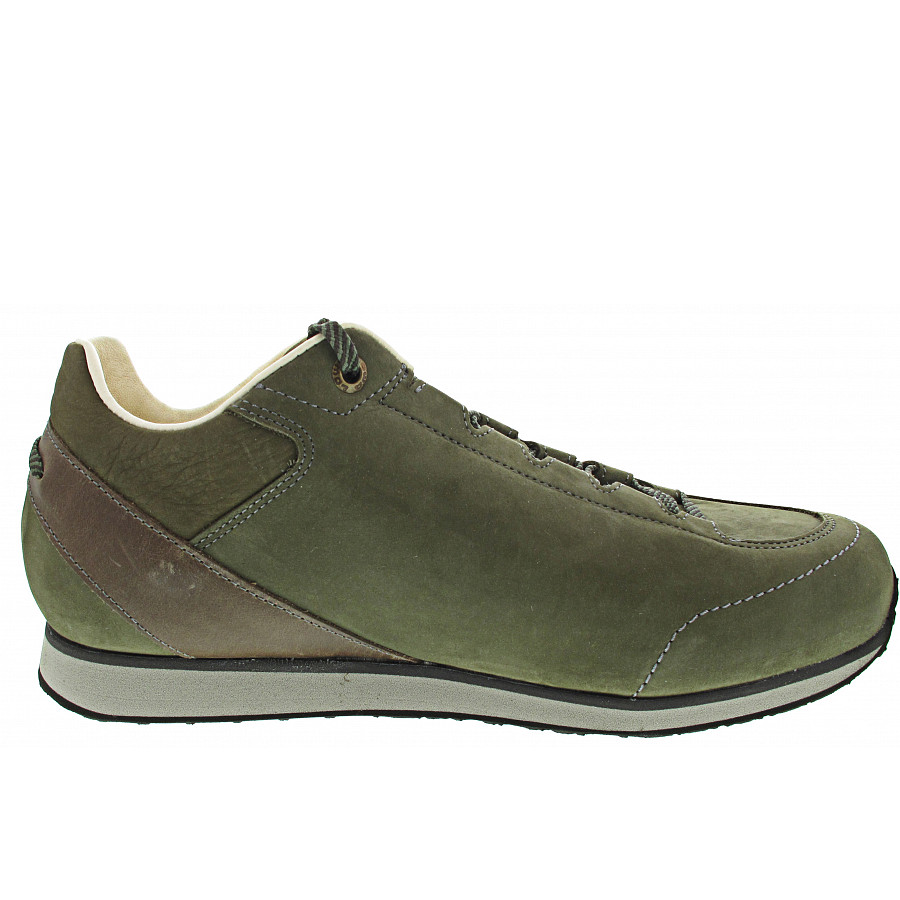 Lowa Sneaker in forest